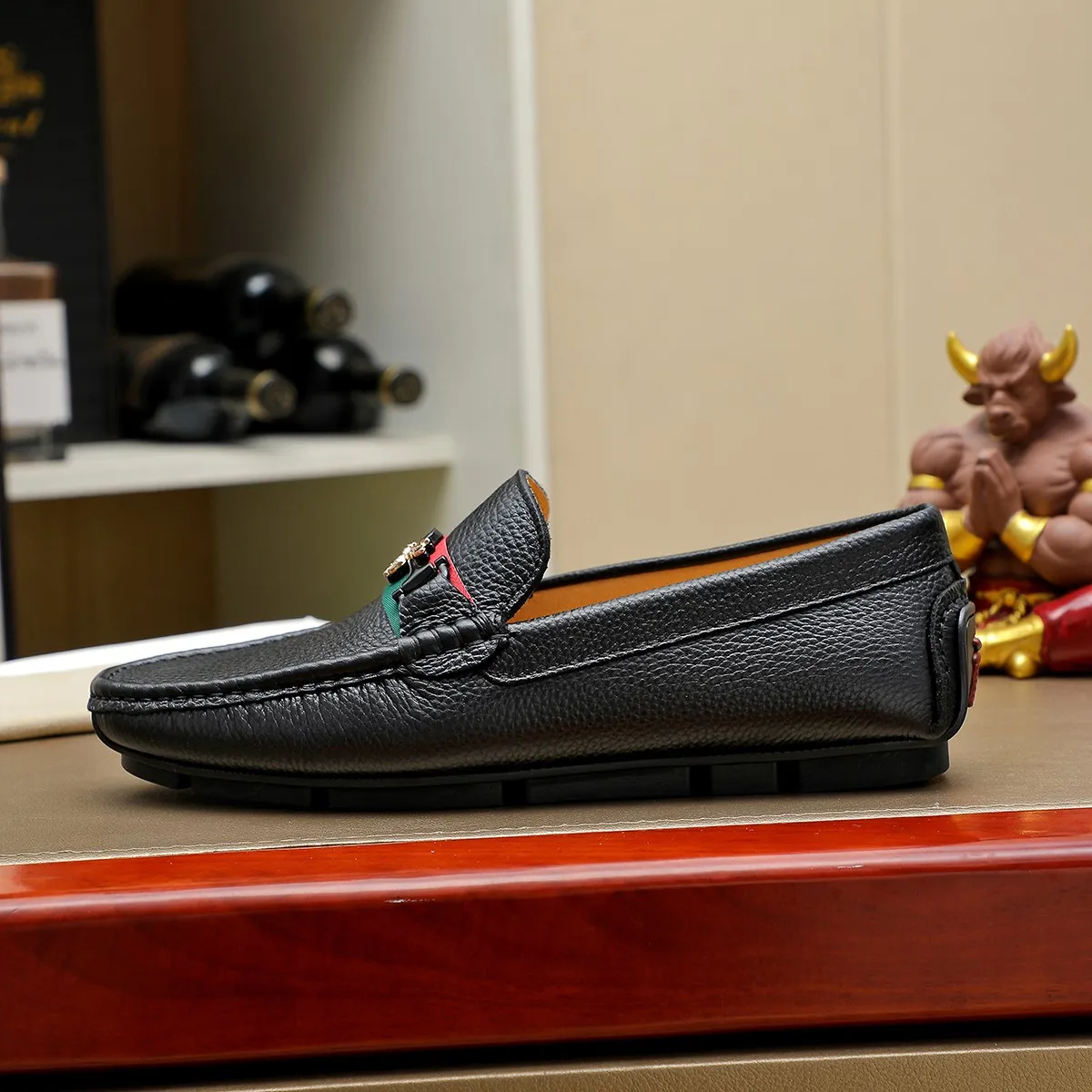 Men's shoes 💰360💰💰GUCCI Gucci official website synchronizes the latest model 🛃The upper is made of imported cowhide, 🐷leather lining, rubber outsole, 🎩🎩top-notch handcrafted workmanship with fine stitches and threads🔍definitely satisfy those perfectionist men who pursue high luxury quality 👏 Colors available! Code number 38-45 Large quantity in stock